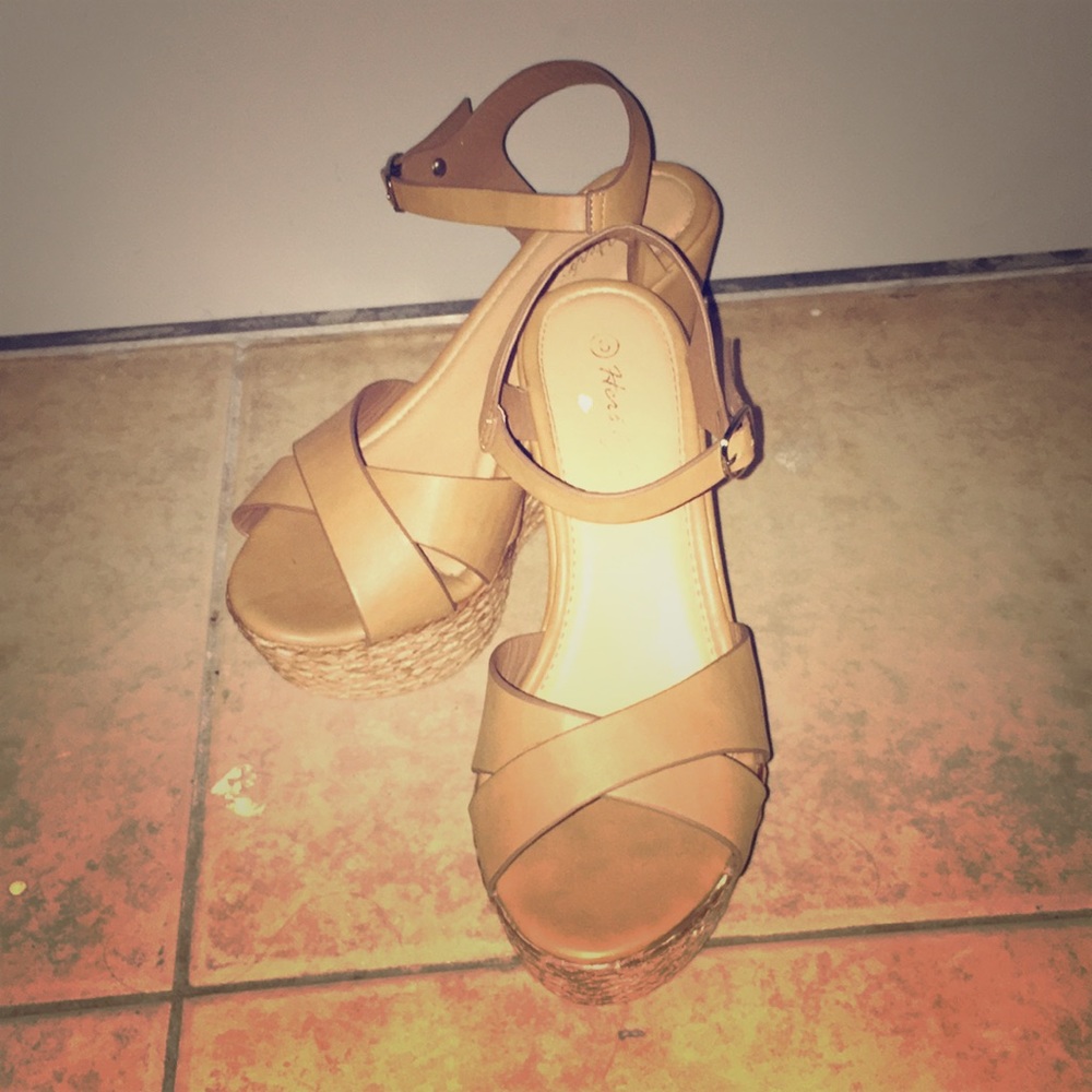 Tan Platforms